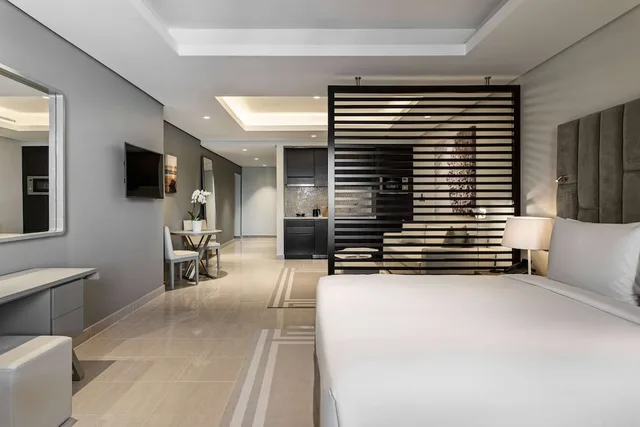 Deluxe, Studio, King Bed, Sea View, Wyndham Residences The Palm 3/4