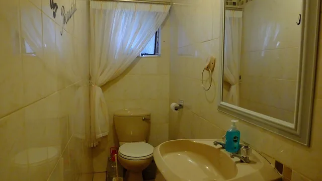 1 Bedroom, Family Suite, 2 Double and Twin Beds, 2 Bathrooms، Tatenda Guesthouse 3/3