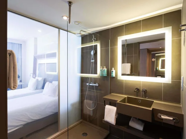 غرفة سوبيريور بسريرين منفصلين مع أريكة، NOVOTEL SOFIA 6/6