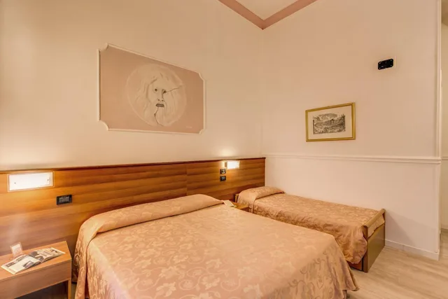 غرفة رباعية، Hotel Martini 3/10