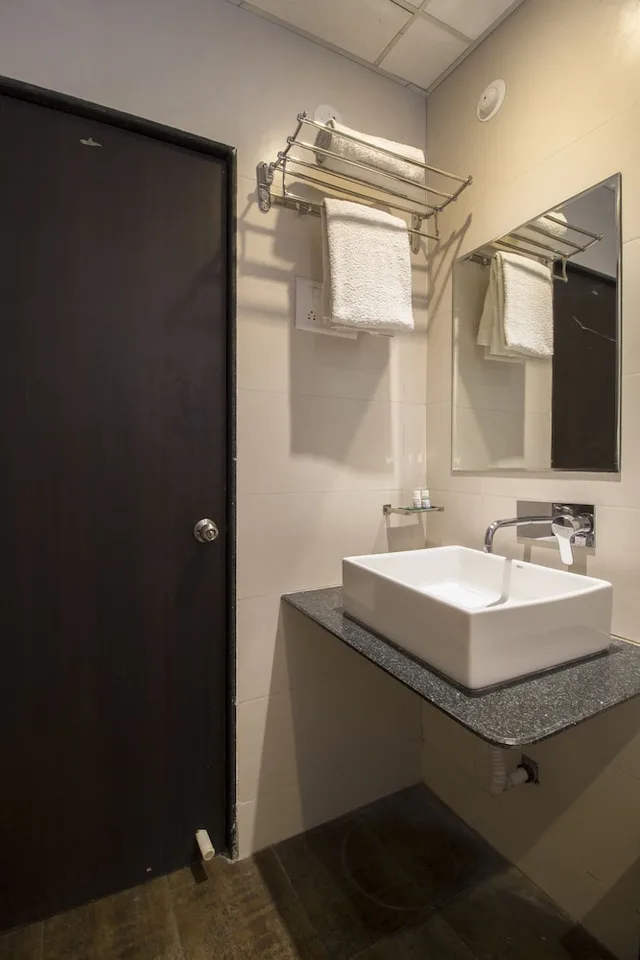 غرفة تنفيذية بسرير كينج مع أريكة، Hotel City Point 3/3