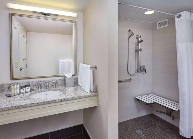 غرفة قياسية، Doubletree By Hilton Hotel Washington Dc Crystal City 2/2