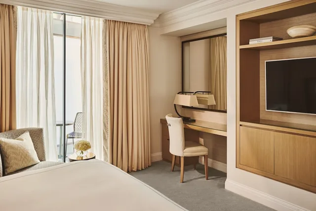 Courtyard, King Bed، THE BERKELEY HOTEL 3/5