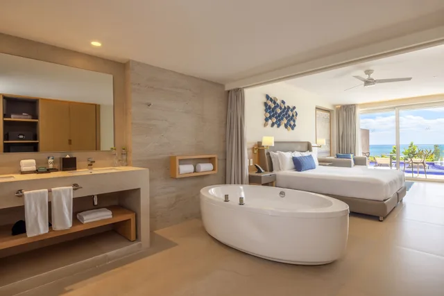 Diamond Club, Swim Out, Junior Suite, Luxury, Ocean Front، Royalton Splash Riviera Cancun, An Autograph Collection All-Inclusive Resort 3/6