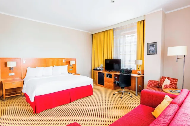 استوديو بسرير كينج مع أريكة، Courtyard By Marriott Pilsen 2/6