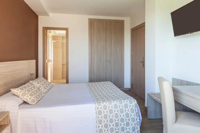 غرفة بسرير مزدوج بشرفة، Olympia Hotel Ronda II 4/10