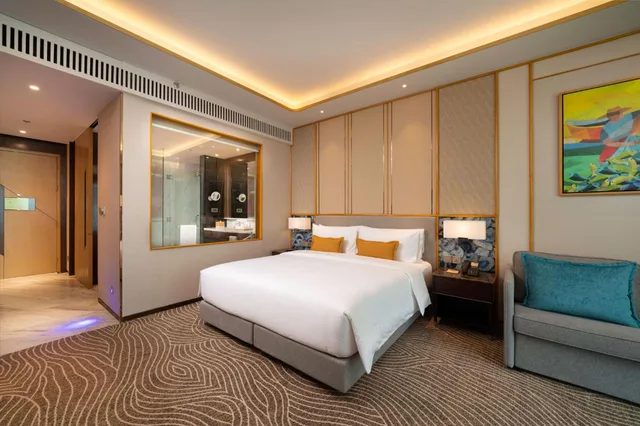 Room, Triple, King Bed, Fili Hotel at NUSTAR Resort & Casino Cebu 3/9