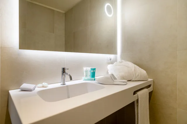 Junior Suite, Single, Balcony, Palace Lido Hotel and Suites 2/2