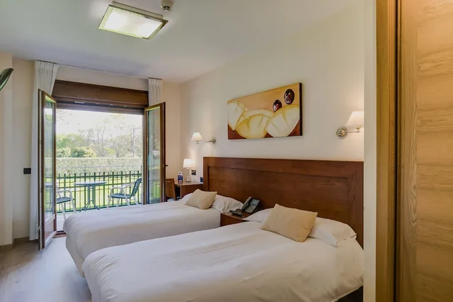 غرفة قياسية بسرير مزدوج، Hotel Rural Campaniola 1/6