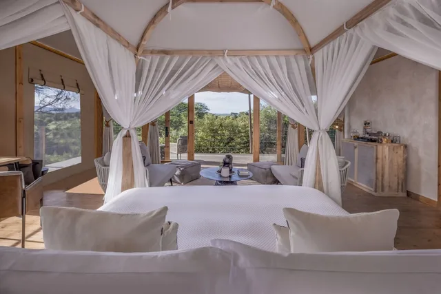 غرفة ديلوكس بسرير كينج بإطلالة على النهر بشرفة، JW Marriott Masai Mara Lodge 1/5