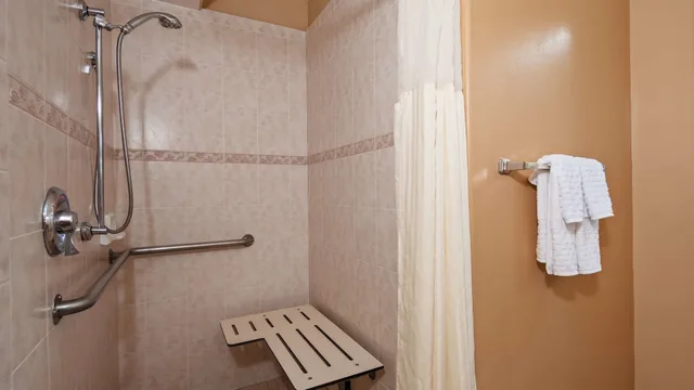 Standard, King Bed, Accessible, Best Western Plus Capitola By the Sea Inn Suites 8/8