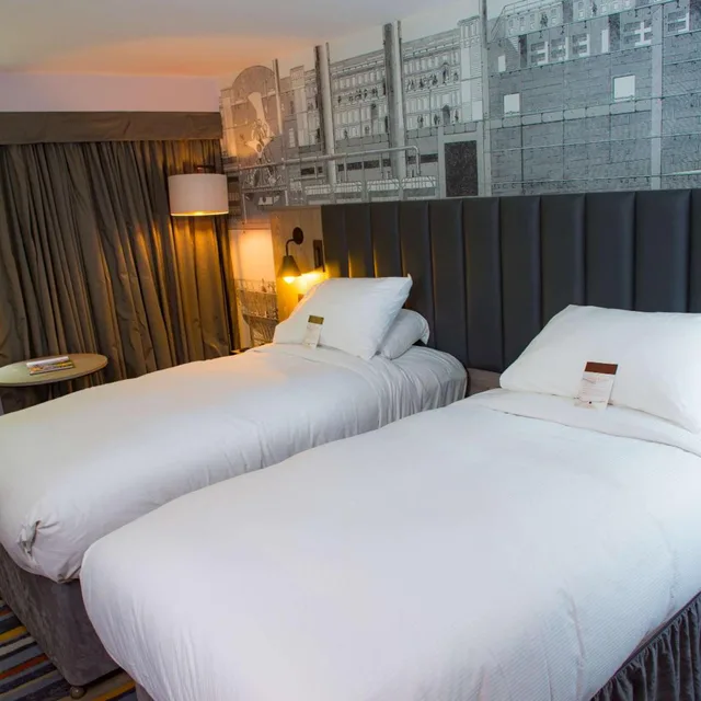 غرفة ديلوكس بسرير فردي، Doubletree By Hilton Bristol South Cadbury House 1/10