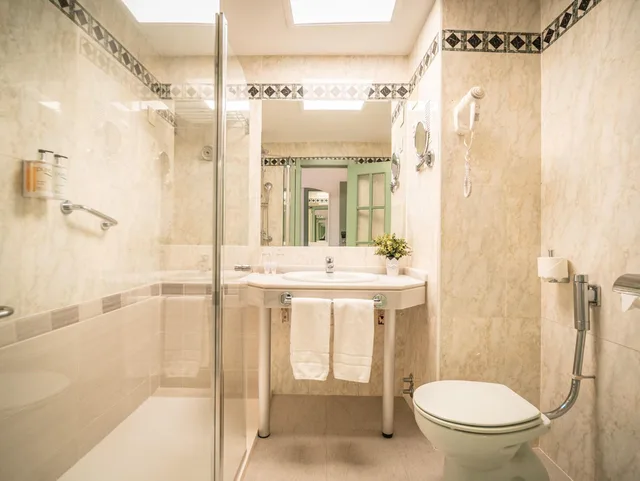غرفة بسريرين، Hotel Angela 3/3