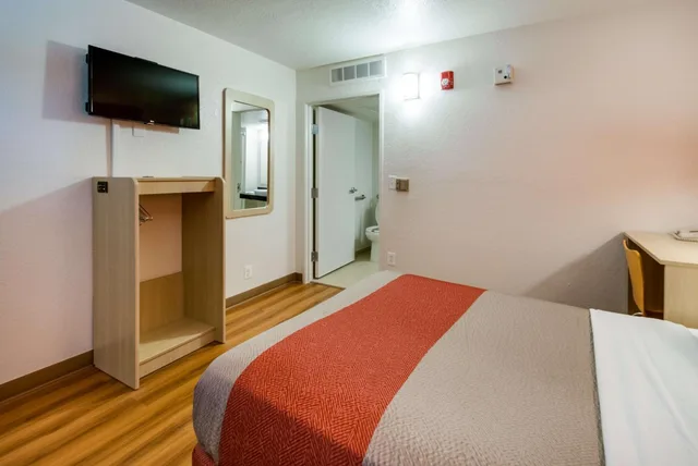 غرفة مفردة لذوي الإعاقة، Motel6 Lenexa, KS - Kansas City Southwest 1/8