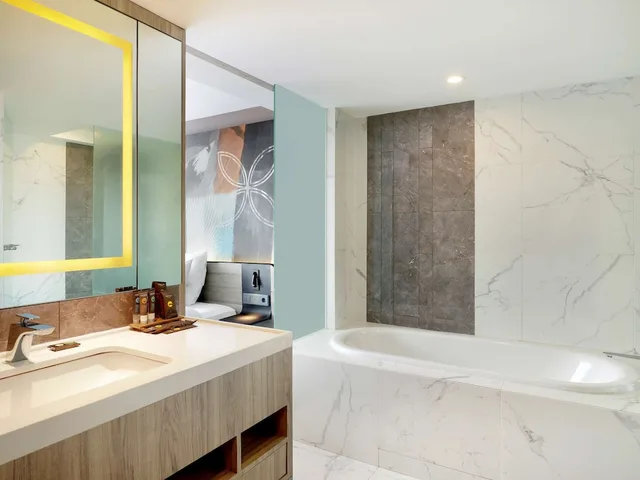 جناح جونيور بسرير كينج، Novotel Suites Yogyakarta Malioboro 4/7