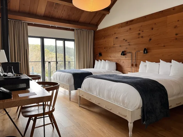 Room, 2 Queen Beds, Forest View، Timber Cove Resort 1/2