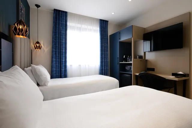 غرفة قياسية بسريرين منفصلين، Spark by Hilton Luton 1/4