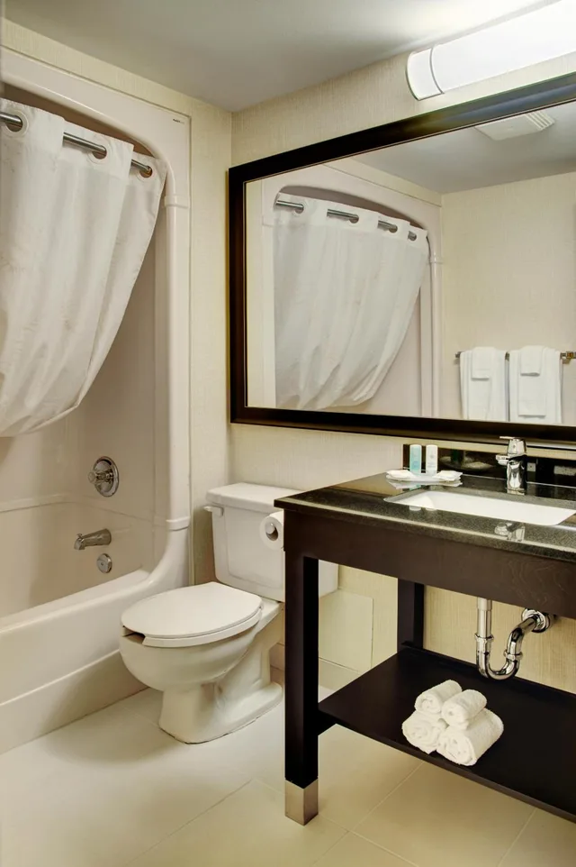 Upgrade, 2 Double Beds، Comfort Inn Yarmouth 8/8