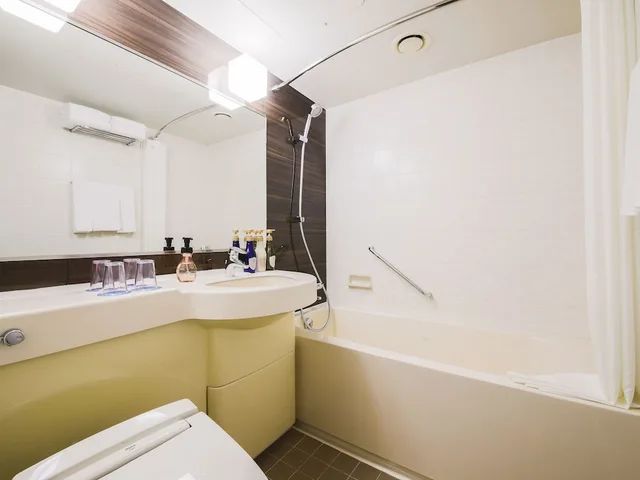 غرفة ديلوكس رباعية بأربعة أسرّة مع أريكة، Art Hotel Aomori 3/3