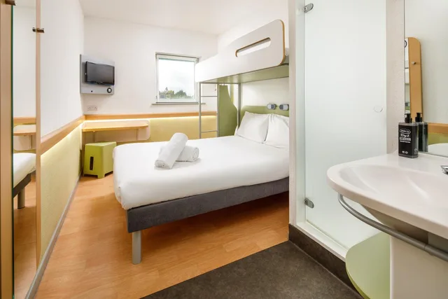 غرفة قياسية بسرير مزدوج وسرير فردي، Ibis Budget Sheffield Arena 7/10