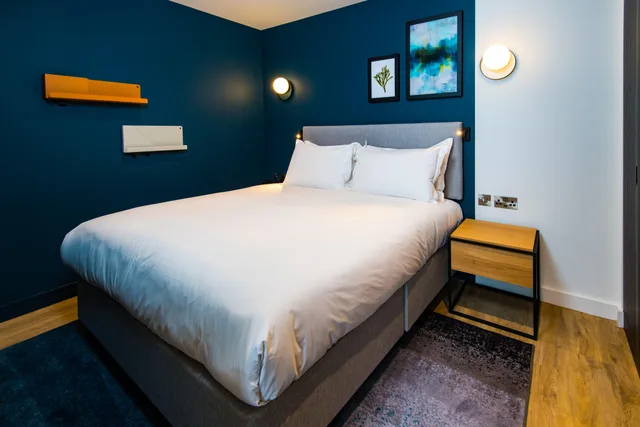 1 Bedroom, East, Suite, King Bed, Harbour View, STAYBRIDGE SUITES CARDIFF 1/8