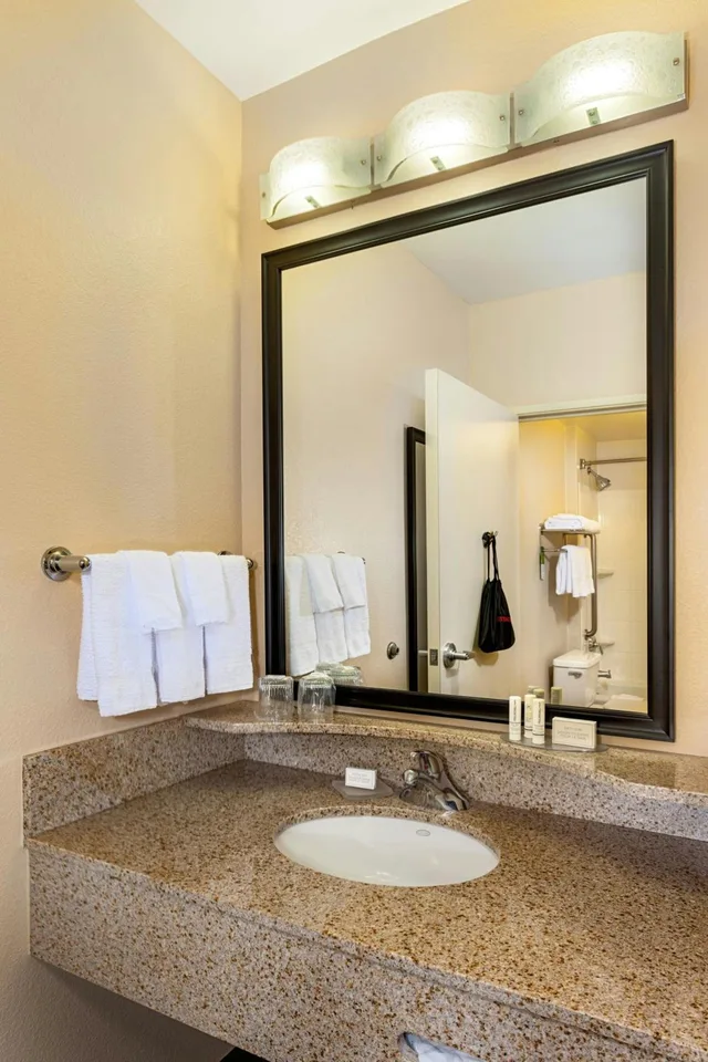 استوديو بسرير كوين مع أريكة، SpringHill Suites by Marriott Modesto 3/4