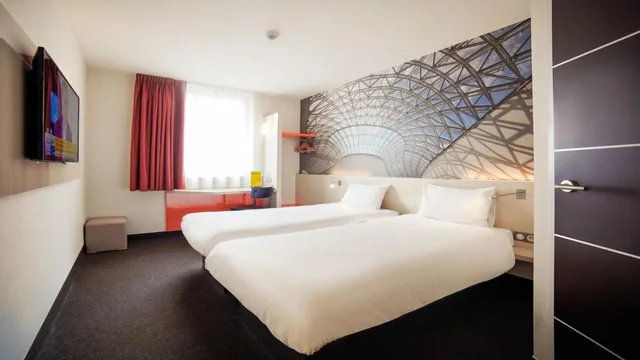 غرفة بسريرين منفصلين، B&B HOTEL Katowice Centrum 1/1