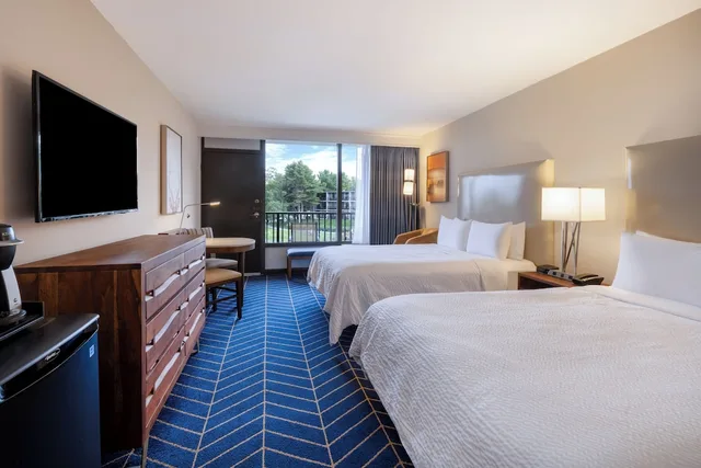 Standard, 2 Queen Beds, Pool View, Holiday Inn Resort Bar Harbor Acadia Natl Park 2/5