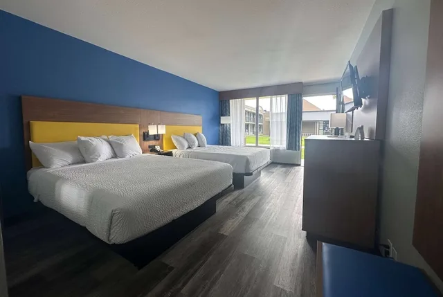 غرفة بسريرين كوين للمدخنين، Days Inn By Wyndham Jennings 2/5