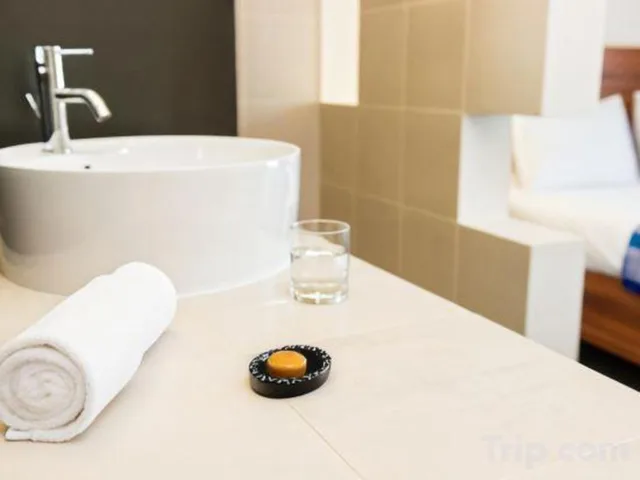 غرفة سوبيريور بسرير كوين، Hotel Onomo Abidjan Airport 2/2