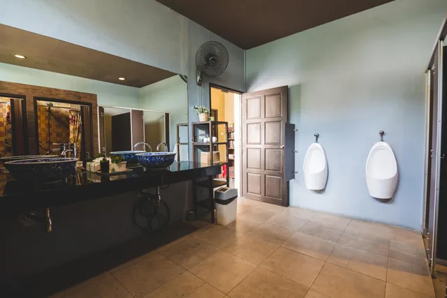 غرفة سوبيريور عائلية بحمام مشترك، Feung Nakorn Balcony Rooms Cafe 2/2