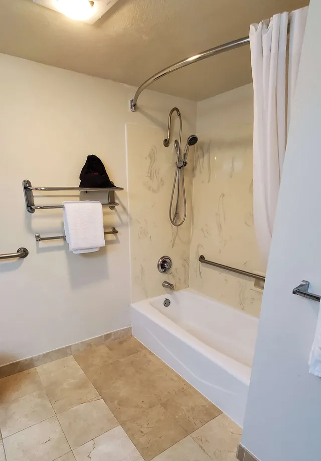 Standard, King Bed, Accessible, Best Western Plus Northwoods Inn 10/10