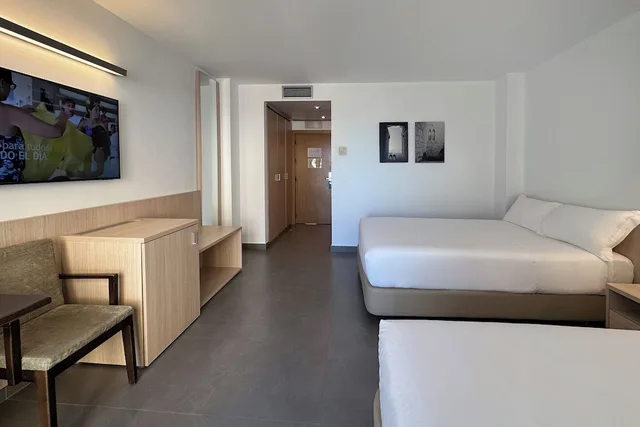 Room, Triple, 2 Double Beds, Acuazul Hotel 3/6