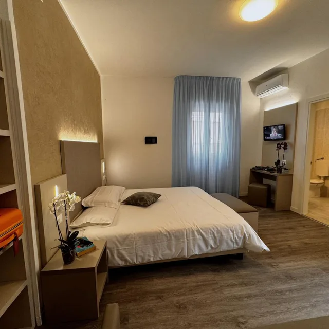 غرفة كومفورت ثلاثية، Hotel Etna 1/10