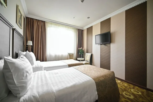 Standard, Twin Beds, IMPERIAL PALACE HOTEL 2/9
