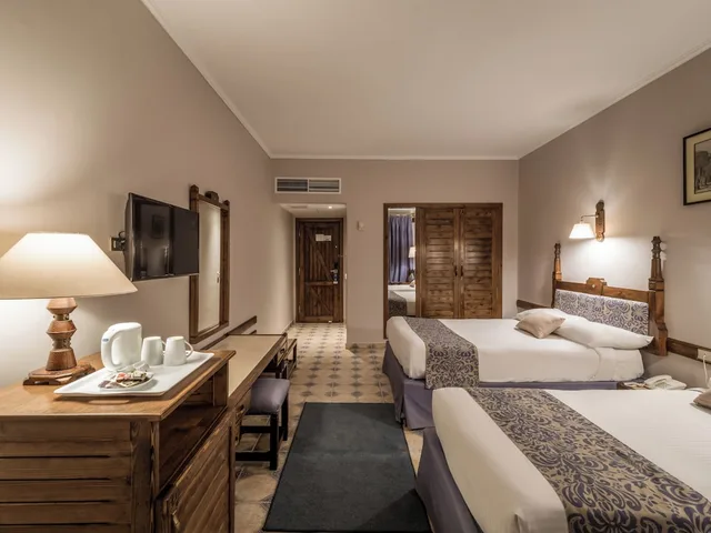 غرفة بريميوم بإطلالة على المسبح، Sunny days Palma De Mirette Resort 7/7