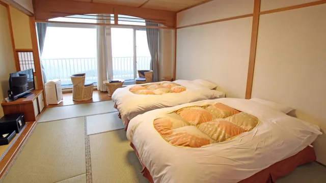 غرفة يابانية قياسية بسريرين منفصلين بأرضية تاتامي، HOTEL BELLEVEDERE 1/1
