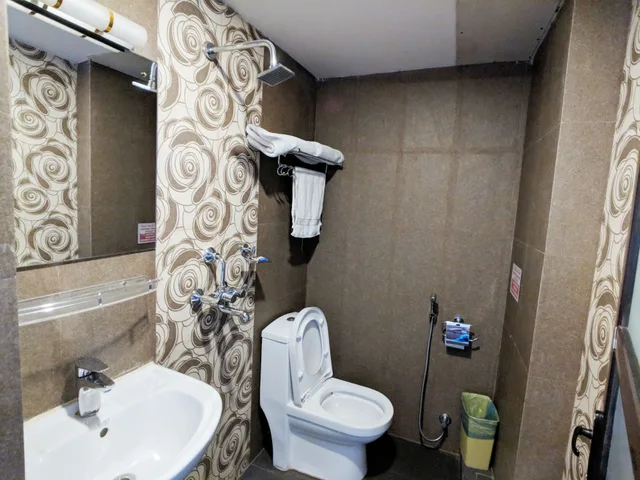 غرفة قياسية بسريرين منفصلين بإطلالة على البحيرة، Hotel Forest Lake Backpackers' Hostel 3/3