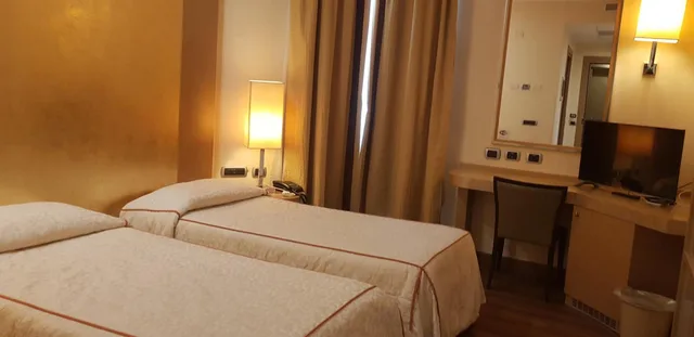 غرفة مفردة، Tiffany Hotel Milano 8/9