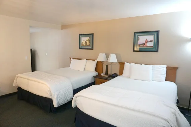Standard, 2 Queen Beds, King Frederik Inn 2/7