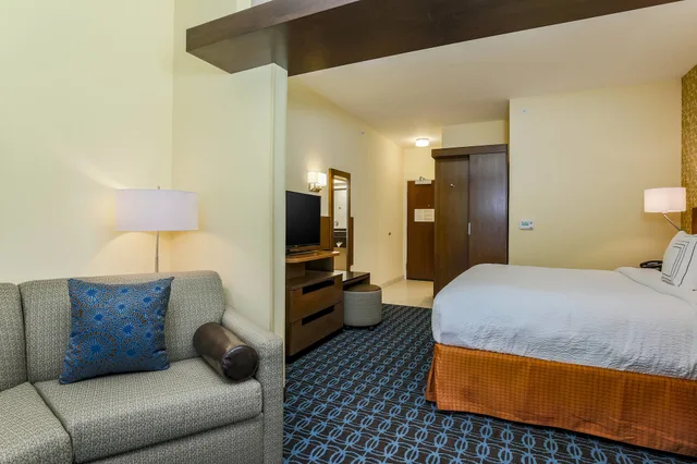 جناح بسرير كينج مع أريكة، Fairfield Inn Suites Snyder 3/6