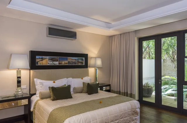 جناح فاخر بسرير كوين مع أريكة، No. 5 Boutique Art Hotel 2/6