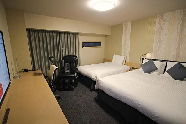 غرفة بريميير بسرير مزدوج مع سرير إضافي للمدخنين، Richmond Hotel Premier Musashikosugi 1/4