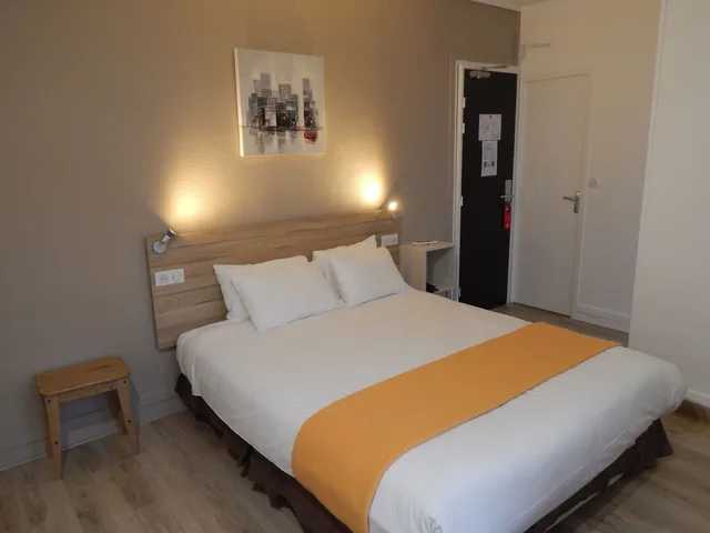 غرفة سوبيريور بسرير مزدوج، Comfort Hotel Alba Rouen 3/8