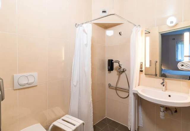 غرفة بسرير مزدوج لذوي الإعاقة، B&B Hotel Limoges 1 2/2