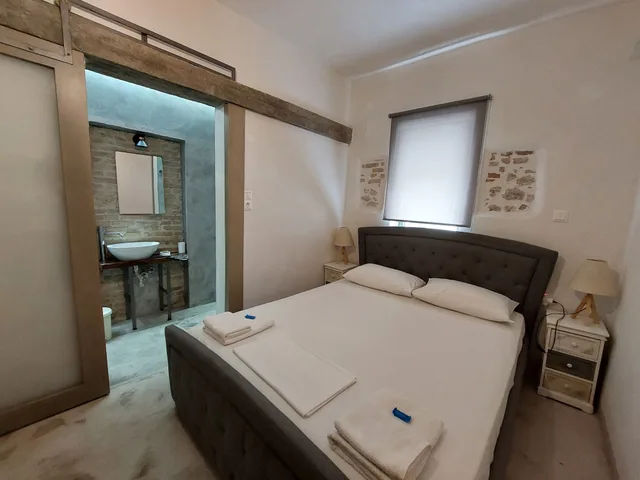 شقة بسرير مزدوج بغرفة نوم واحدة مع أريكة في الطابق الأرضي، Evans House 2/5