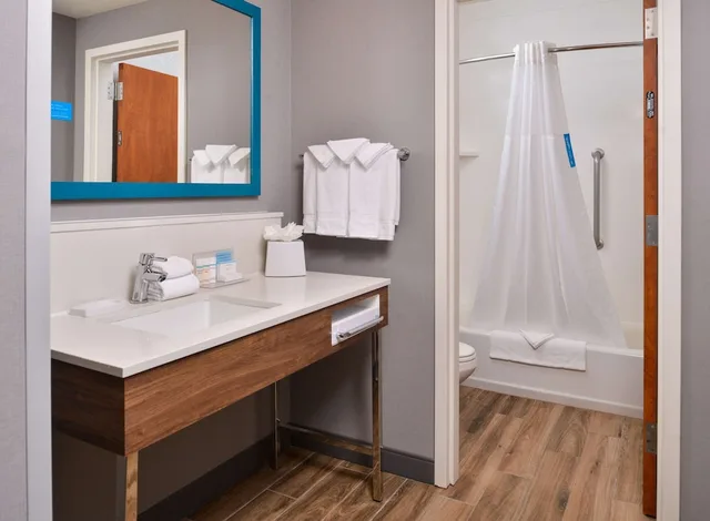 جناح بسريرين كينج مع أريكة، Hampton Inn & Suites Boise/Spectrum 9/9