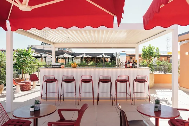 Ruby Lilou Hotel Marseille by IHG، Marseille 03 25/42