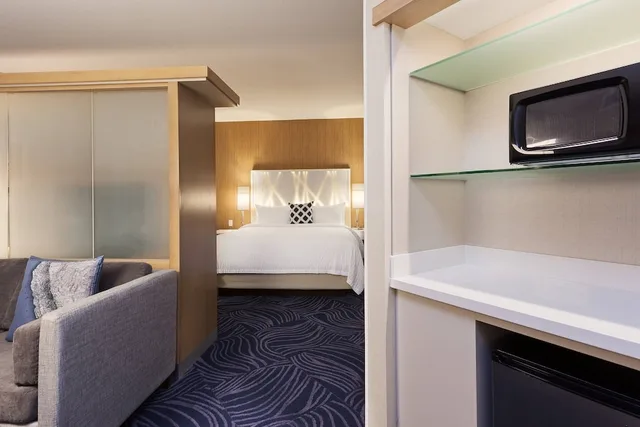 جناح بسرير كينج بغرفة نوم واحدة مع أريكة لذوي الإعاقة، Springhill Suites By Marriott Paso Robles Atascadero 4/4