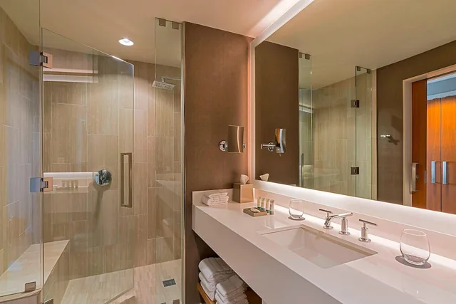 جناح تنفيذي بسرير كينج بغرفة نوم واحدة، THE WESTIN AT THE WOODLANDS 1/2